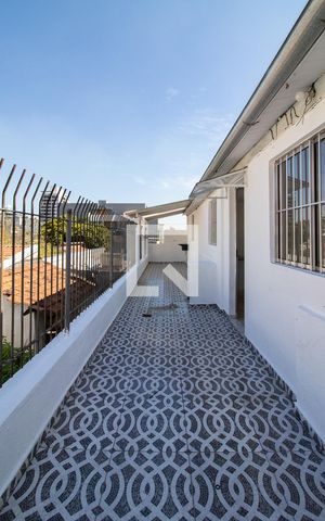 Casa à venda com 200m², 4 quartos e 2 vagas Casa à venda com 200m², 4 quartos e 2 vagasCasa 3