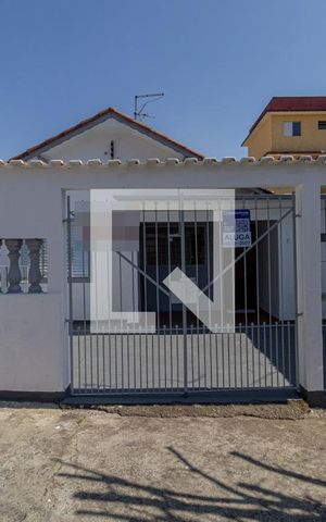 Casa à venda com 200m², 4 quartos e 2 vagas Casa à venda com 200m², 4 quartos e 2 vagasCasa 1