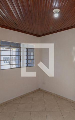 Casa à venda com 200m², 4 quartos e 2 vagas Casa à venda com 200m², 4 quartos e 2 vagasCasa 1