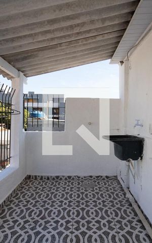 Casa à venda com 200m², 4 quartos e 2 vagas Casa à venda com 200m², 4 quartos e 2 vagasCasa 3