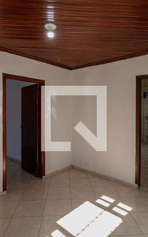 Casa à venda com 200m², 4 quartos e 2 vagas Casa à venda com 200m², 4 quartos e 2 vagasCasa 1