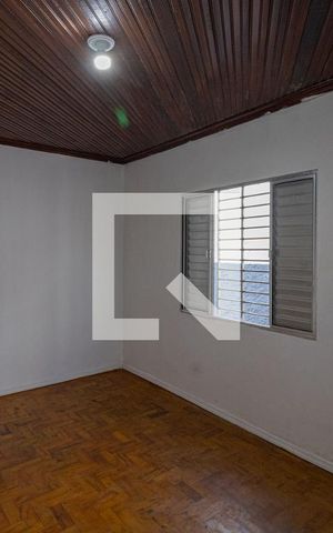 Casa à venda com 200m², 4 quartos e 2 vagas Casa à venda com 200m², 4 quartos e 2 vagasCasa 1