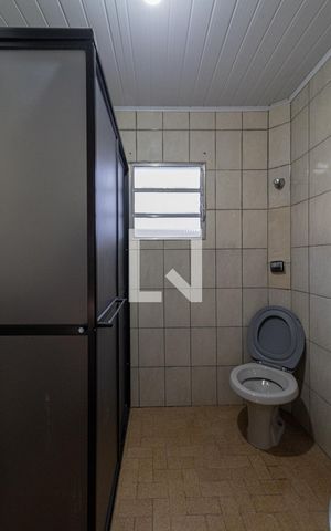 Casa à venda com 200m², 4 quartos e 2 vagas Casa à venda com 200m², 4 quartos e 2 vagasCasa 1