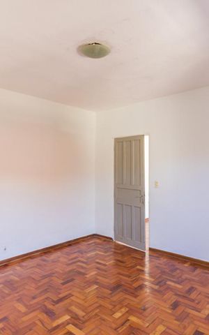 Casa à venda com 200m², 4 quartos e 2 vagas Casa à venda com 200m², 4 quartos e 2 vagasCasa 2