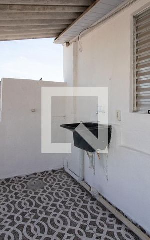 Casa à venda com 200m², 4 quartos e 2 vagas Casa à venda com 200m², 4 quartos e 2 vagasCasa 3