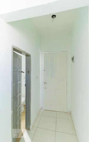 Casa à venda com 200m², 4 quartos e 2 vagas Casa à venda com 200m², 4 quartos e 2 vagasCasa 2
