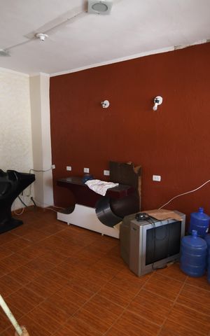 Casa para alugar com 280m², 4 quartos e 3 vagasEscritório 1
