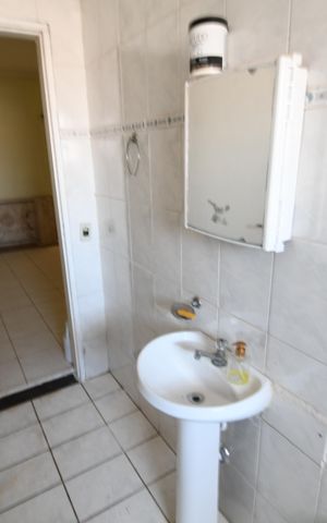 Casa para alugar com 280m², 4 quartos e 3 vagasBanheiro Escritório 