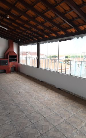 Casa para alugar com 280m², 4 quartos e 3 vagasÁrea de Serviço