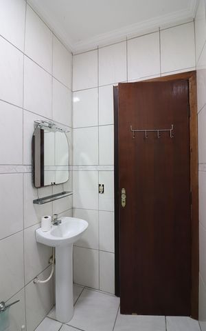 Casa para alugar com 100m², 3 quartos e 2 vagasBanheiro Social