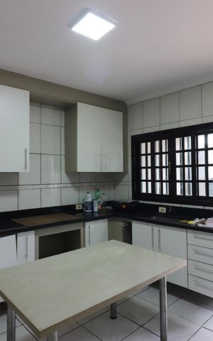 Casa para alugar com 100m², 3 quartos e 2 vagasCozinha 