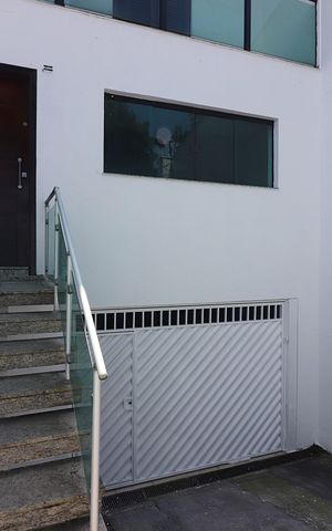 Casa à venda com 247m², 4 quartos e 4 vagasGaragem