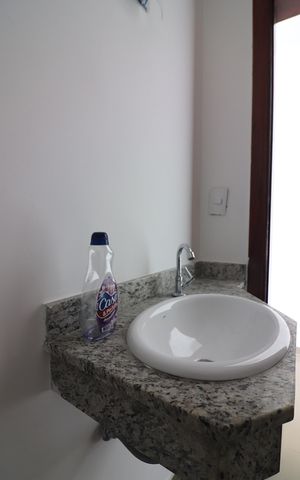 Casa à venda com 247m², 4 quartos e 4 vagasLavabo 