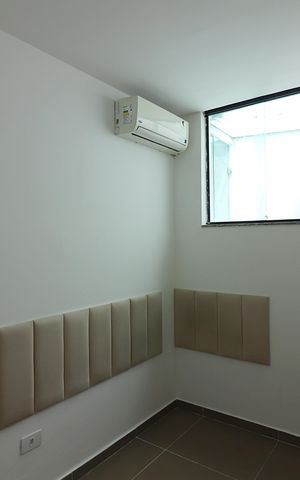 Casa à venda com 247m², 4 quartos e 4 vagasEscritório 