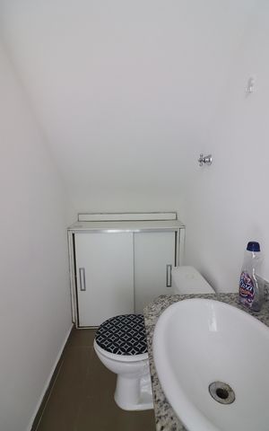 Casa à venda com 247m², 4 quartos e 4 vagasLavabo 