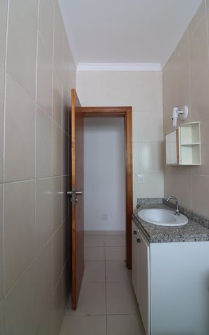 Casa à venda com 247m², 4 quartos e 4 vagasBanheiro Social