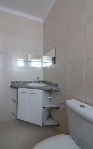 Casa à venda com 247m², 4 quartos e 4 vagasQuarto 2 - Suíte Banheiro 