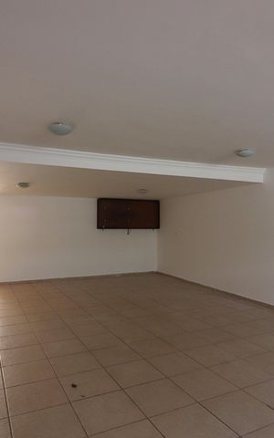Casa à venda com 247m², 4 quartos e 4 vagasGaragem