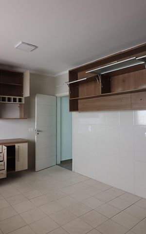 Casa à venda com 247m², 4 quartos e 4 vagasCozinha 