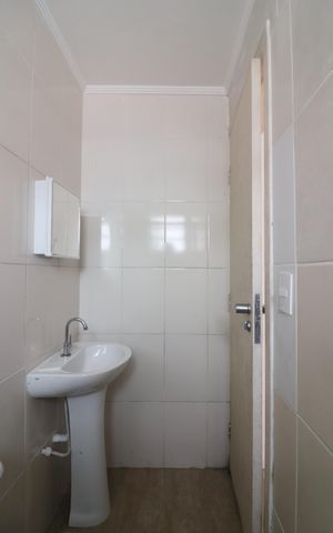 Casa à venda com 247m², 4 quartos e 4 vagasBanheiro Social
