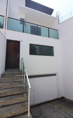 Casa à venda com 247m², 4 quartos e 4 vagasGaragem