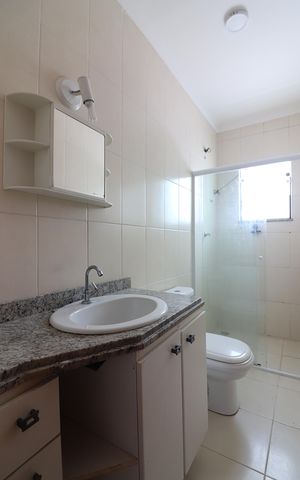 Casa à venda com 247m², 4 quartos e 4 vagasBanheiro Social
