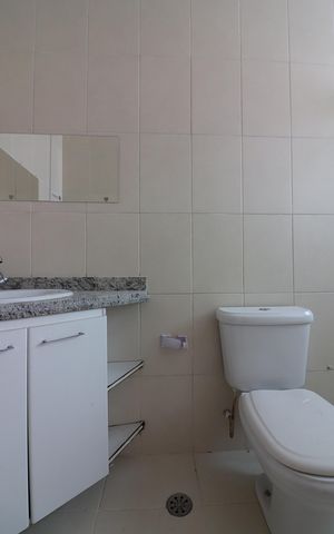Casa à venda com 247m², 4 quartos e 4 vagasQuarto 2 - Suíte Banheiro 