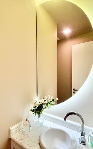 Apartamento à venda com 213m², 4 quartos e 3 vagas Apartamento à venda com 213m², 4 quartos e 3 vagasLavabo