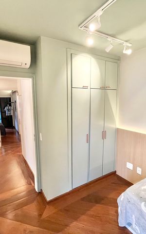 Apartamento à venda com 213m², 4 quartos e 3 vagas Apartamento à venda com 213m², 4 quartos e 3 vagasQuarto 1