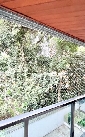 Apartamento à venda com 213m², 4 quartos e 3 vagas Apartamento à venda com 213m², 4 quartos e 3 vagasVaranda da Suíte 2