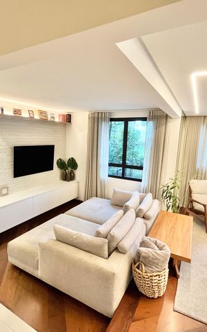 Apartamento à venda com 213m², 4 quartos e 3 vagas Apartamento à venda com 213m², 4 quartos e 3 vagasSala