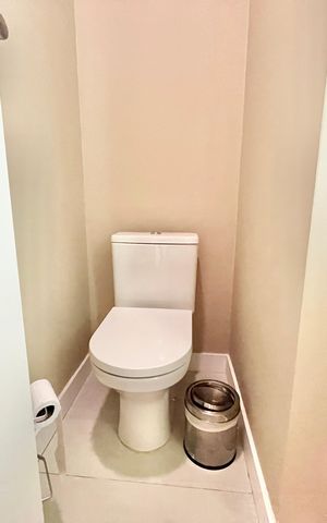 Apartamento à venda com 213m², 4 quartos e 3 vagas Apartamento à venda com 213m², 4 quartos e 3 vagasLavabo