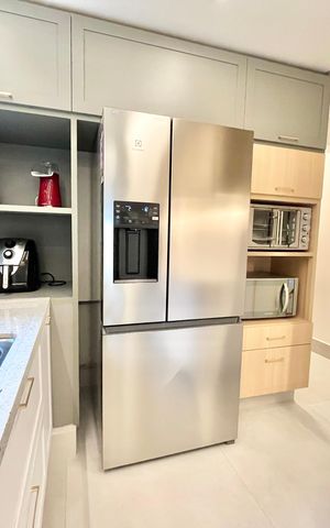 Apartamento à venda com 213m², 4 quartos e 3 vagas Apartamento à venda com 213m², 4 quartos e 3 vagasCozinha