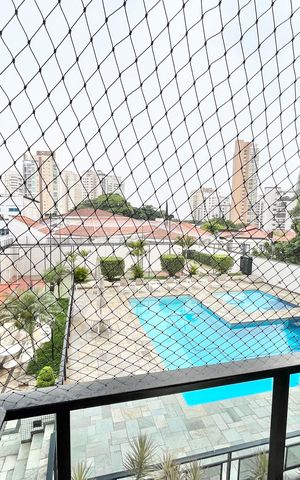 Apartamento à venda com 213m², 4 quartos e 3 vagas Apartamento à venda com 213m², 4 quartos e 3 vagasQuarto 2 Varanda