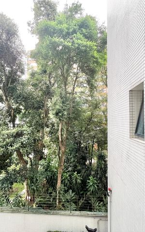 Apartamento à venda com 213m², 4 quartos e 3 vagas Apartamento à venda com 213m², 4 quartos e 3 vagasVaranda da Cozinha