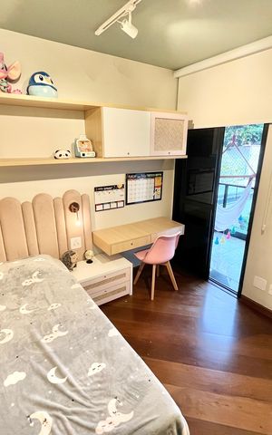 Apartamento à venda com 213m², 4 quartos e 3 vagas Apartamento à venda com 213m², 4 quartos e 3 vagasQuarto 1