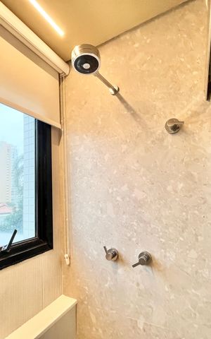 Apartamento à venda com 213m², 4 quartos e 3 vagas Apartamento à venda com 213m², 4 quartos e 3 vagasBanheiro da Suíte 2