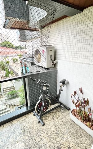 Apartamento à venda com 213m², 4 quartos e 3 vagas Apartamento à venda com 213m², 4 quartos e 3 vagasVaranda da Sala