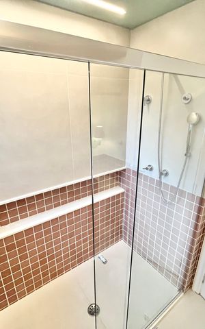 Apartamento à venda com 213m², 4 quartos e 3 vagas Apartamento à venda com 213m², 4 quartos e 3 vagasBanheiro Social