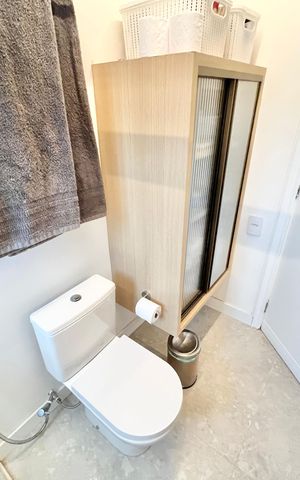 Apartamento à venda com 213m², 4 quartos e 3 vagas Apartamento à venda com 213m², 4 quartos e 3 vagasBanheiro da Suíte 2