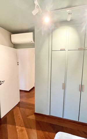 Apartamento à venda com 213m², 4 quartos e 3 vagas Apartamento à venda com 213m², 4 quartos e 3 vagasQuarto 1