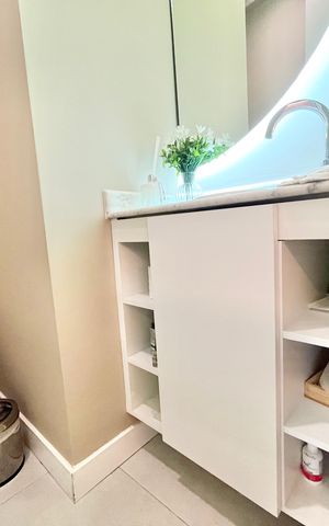 Apartamento à venda com 213m², 4 quartos e 3 vagas Apartamento à venda com 213m², 4 quartos e 3 vagasLavabo