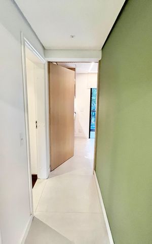 Apartamento à venda com 213m², 4 quartos e 3 vagas Apartamento à venda com 213m², 4 quartos e 3 vagasCorredor