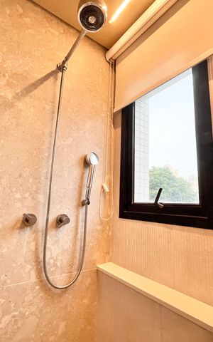 Apartamento à venda com 213m², 4 quartos e 3 vagas Apartamento à venda com 213m², 4 quartos e 3 vagasBanheiro da Suíte 2