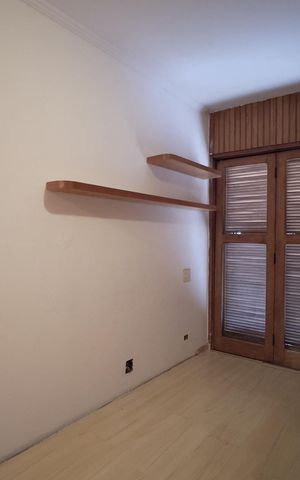 Casa à venda com 400m², 5 quartos e 4 vagas Casa à venda com 400m², 5 quartos e 4 vagasQuarto