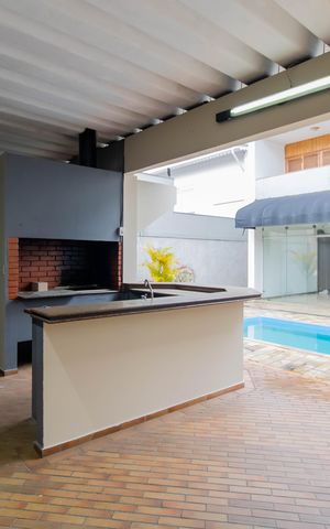 Casa à venda com 400m², 5 quartos e 4 vagas Casa à venda com 400m², 5 quartos e 4 vagasChurrasqueira