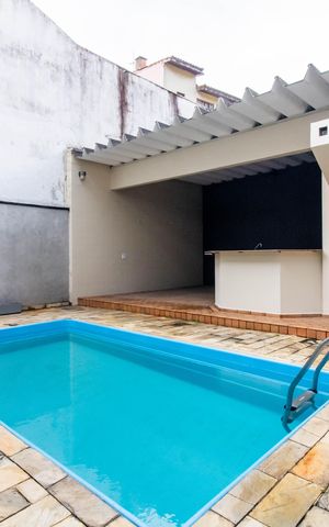 Casa à venda com 400m², 5 quartos e 4 vagas Casa à venda com 400m², 5 quartos e 4 vagasÁrea Externa