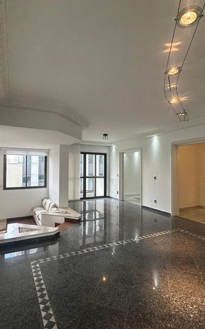 Apartamento para alugar com 285m², 3 quartos e 4 vagas Apartamento para alugar com 285m², 3 quartos e 4 vagasSala