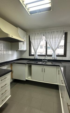 Apartamento para alugar com 285m², 3 quartos e 4 vagas Apartamento para alugar com 285m², 3 quartos e 4 vagasCozinha