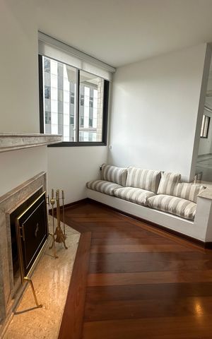 Apartamento para alugar com 285m², 3 quartos e 4 vagas Apartamento para alugar com 285m², 3 quartos e 4 vagasLareira